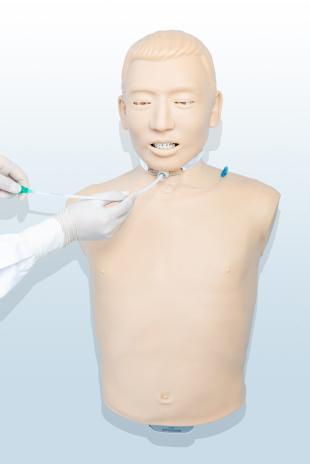環甲膜切開護理訓練模型